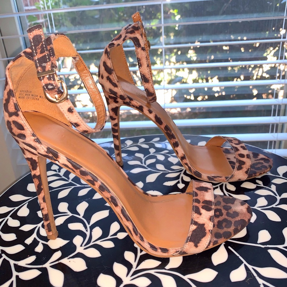 Leopard print Heels